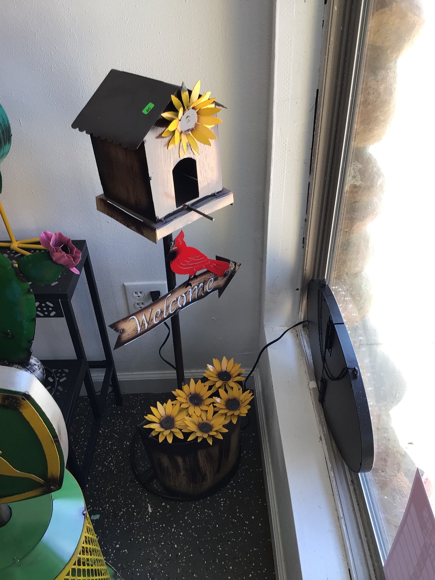 Welcome birdhouse w/ cardinal